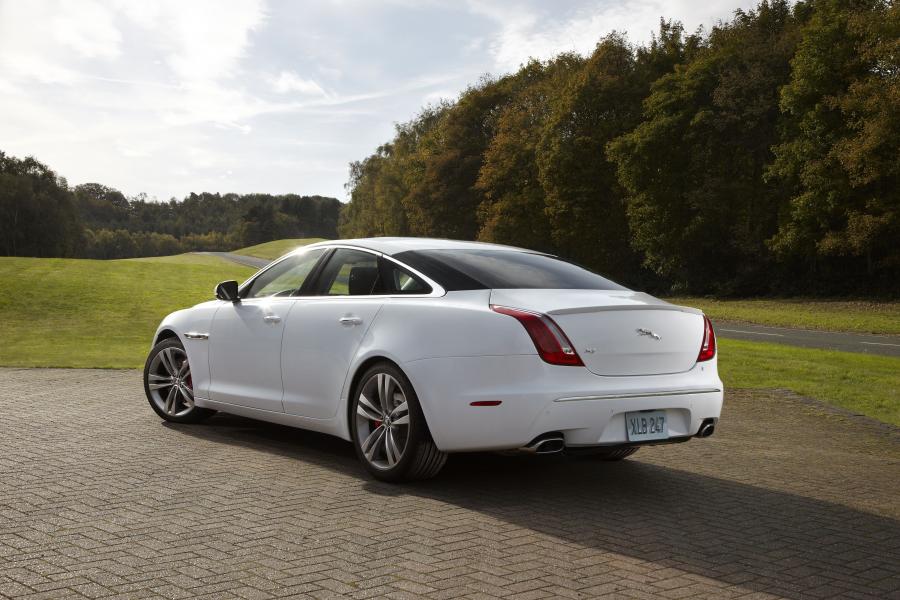  Jaguar XJ Sport 2012 года  (фото 6 из 39)